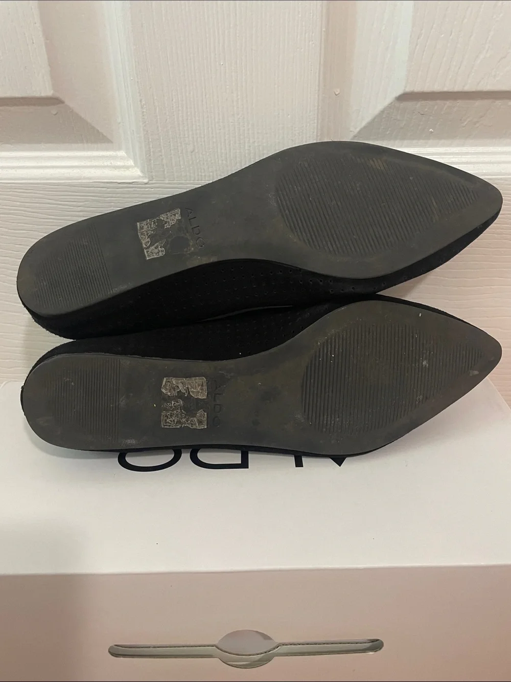 GUC - Aldo Latrice Black Pointed Suede Slip-On Loafers